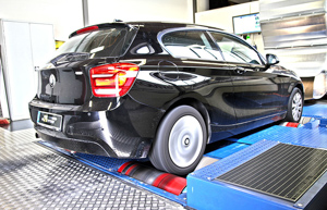 BMW 120d na hamowni z PowerBoxem